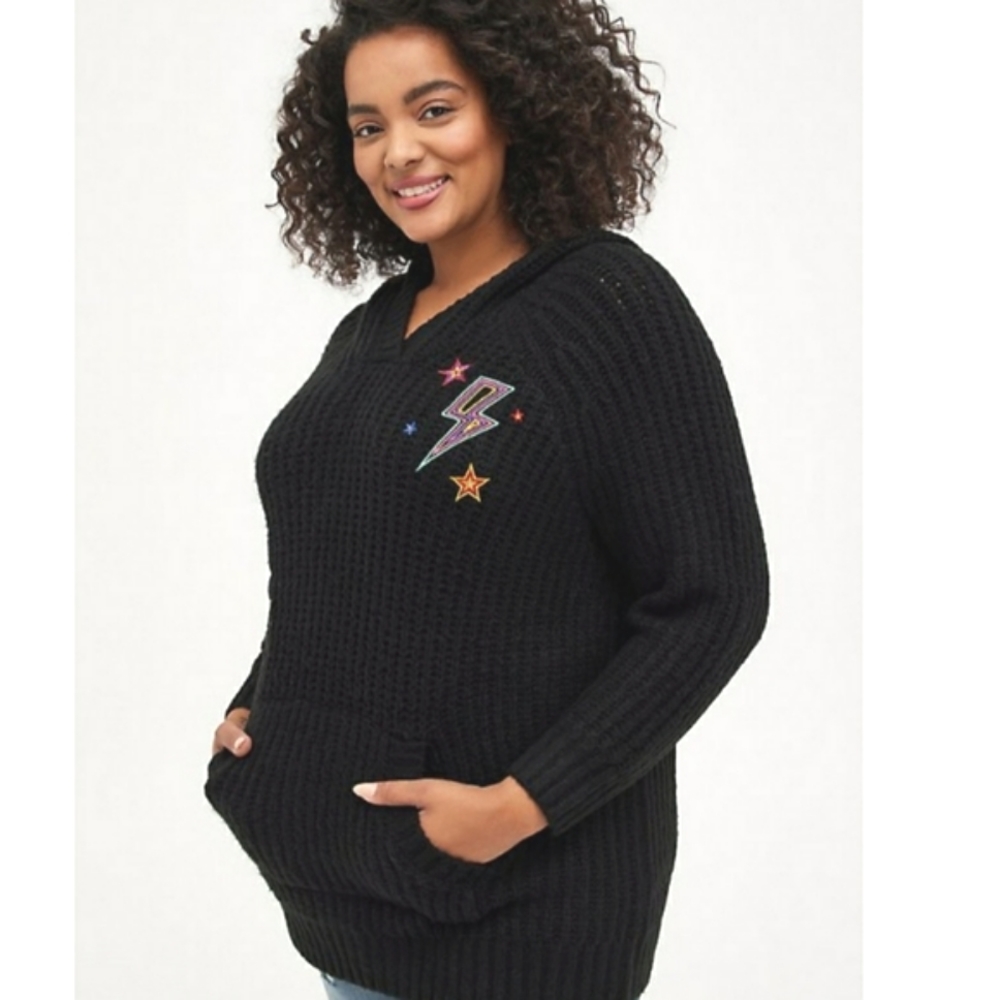 Torrid Sweater Raglan HoodieEmbroidered Stars Black Pullover Size 00 M 10 NWT